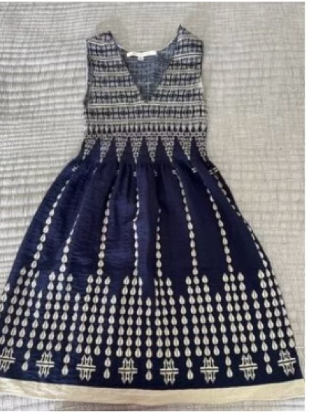 Max Studio Navy and White Patterned V-Neck Above the Knee Dress - Picture 2 of 8